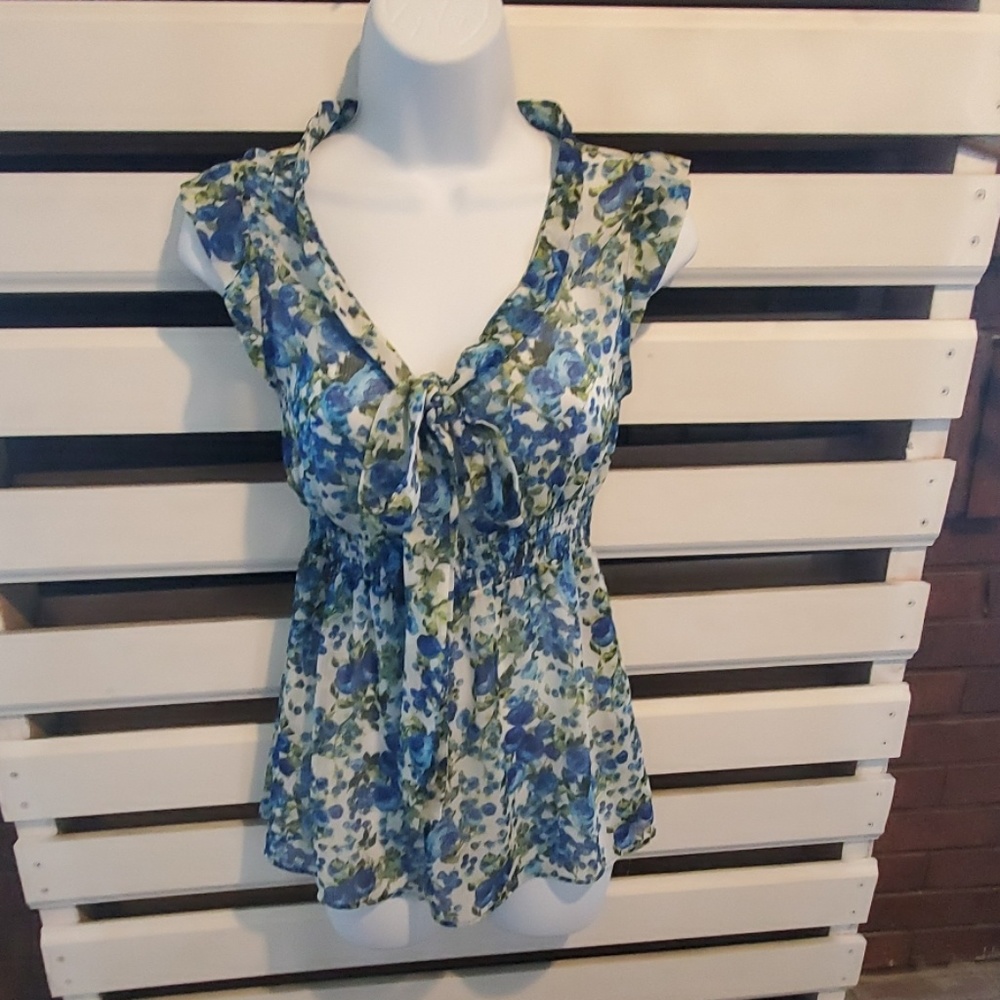 ROBIN K blouse.            #477
